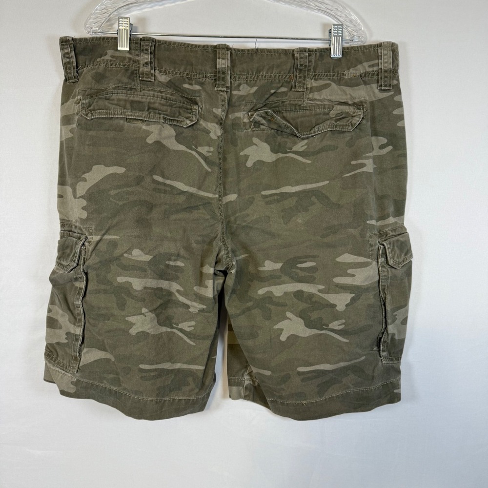 Roebuck & Co. Camo Cargo Shorts‎ Outdoor Casual Size 40 - Picture 2 of 6